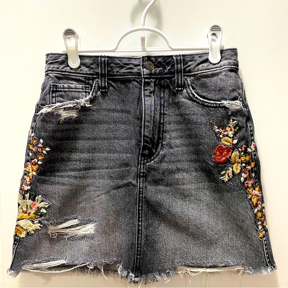 Abercrombie embroidered denim mini skirt - Picture 1 of 5